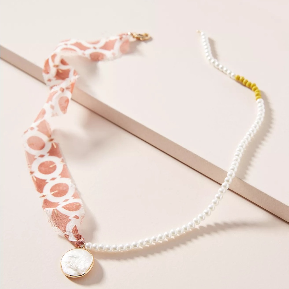 New🌟Anthropologie-Nikki Pearl Ribbon Necklace